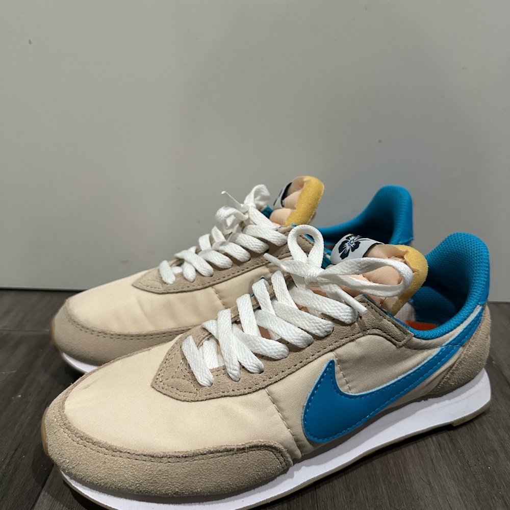 Nike Beige and Teal Sneakers